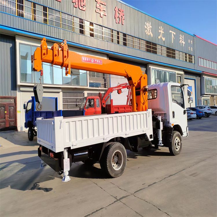 滦州市三轮随车吊定制 农用改装机自备吊中瑞长期出售